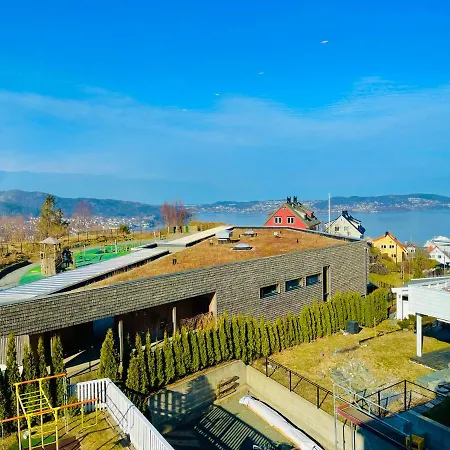 Floien House -free Parking