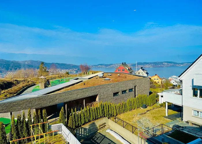 Floien House -free Parking